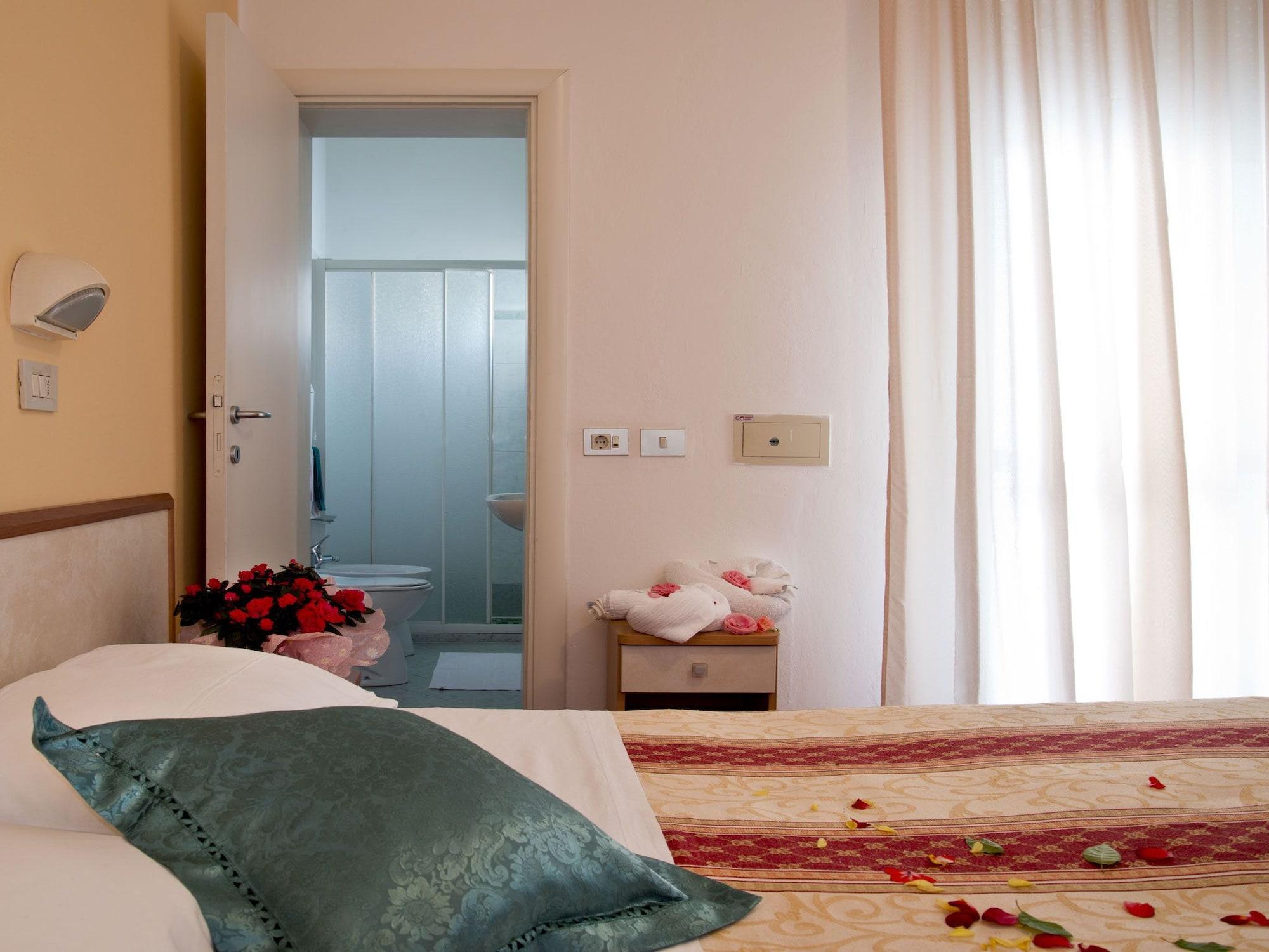 Villa Silvie Rose Cesenatico Exteriör bild