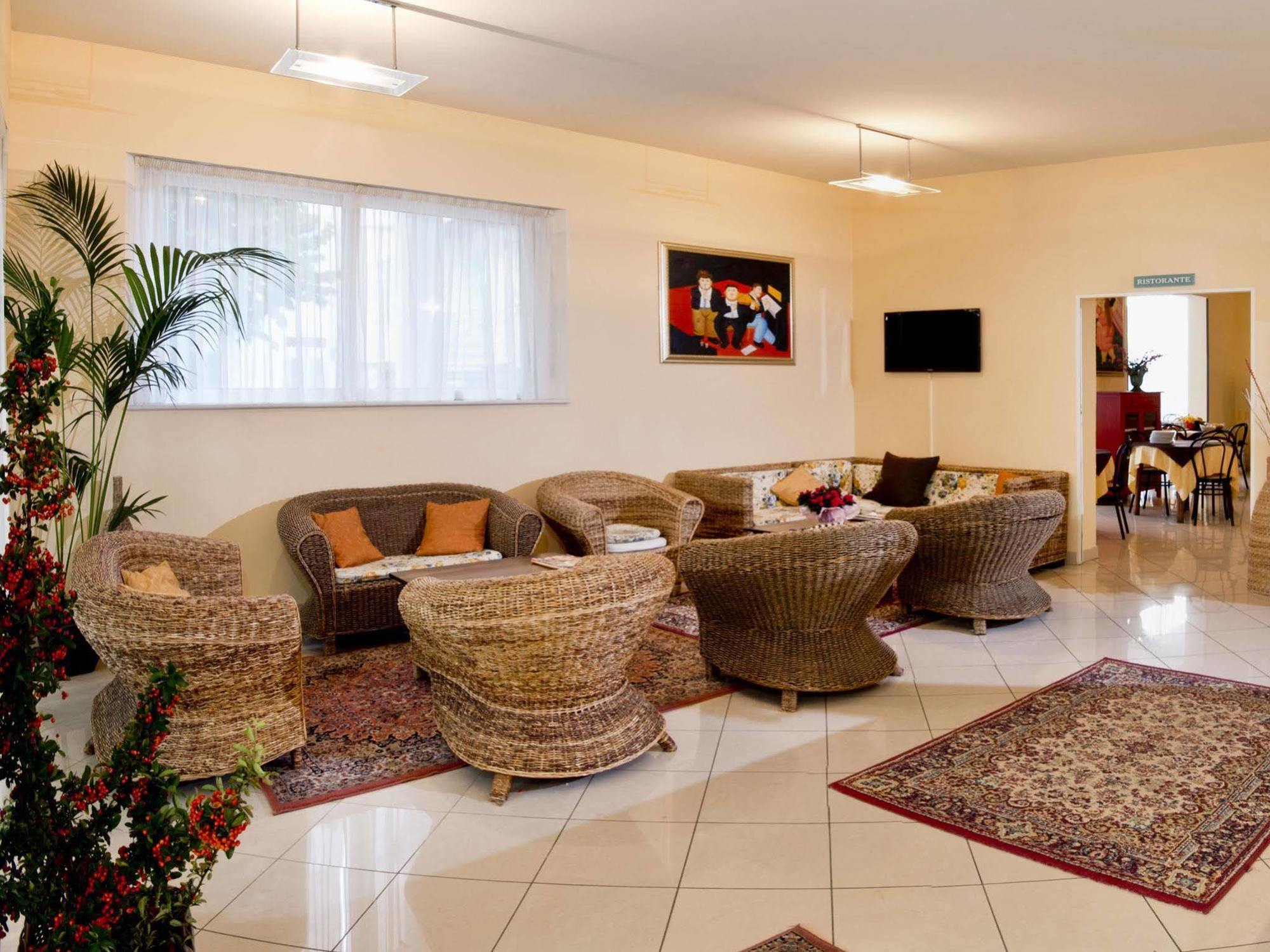 Villa Silvie Rose Cesenatico Exteriör bild
