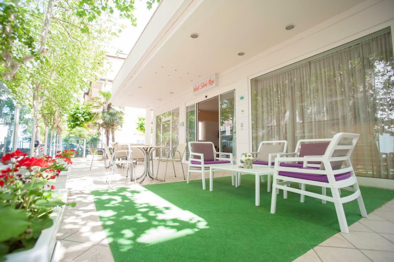 Villa Silvie Rose Cesenatico Exteriör bild